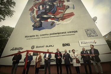 Kilka wymiarów Branickiego - nowy mural na Antoniuku
