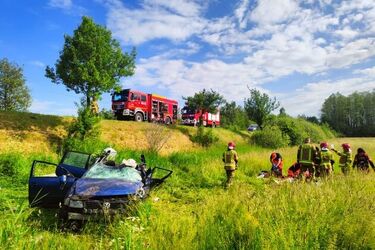 Śmiertelny wypadek na "szesnastce". Na miejscu zginął kierowca VW