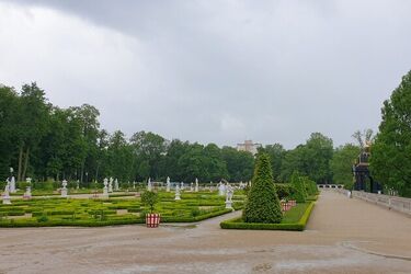 Początek tygodnia przyniesie spadek temperatury i burze
