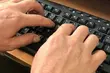 Myślał, że pisze z atrakcyjną Rosjanką. Teraz zamiast miłości ma długi