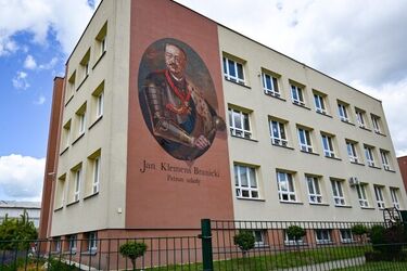 Nowy mural w Białymstoku. Przedstawia Jana Klemensa Branickiego