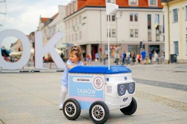 Uroczy robocik jako kurier? Już można go spotkać na białostockich ulicach