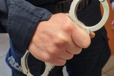 Złodziej antyperspirantów i whiskey wpadł przy kradzieży wiertarki