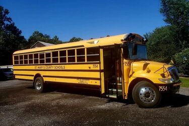 Udało się! Uczniowie już kupili amerykański autobus