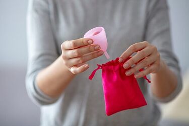 Są tańsze i ekologiczne. Jakie mamy alternatywne środki higieniczne dla kobiet?