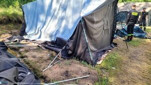Niż Zelda. Drzewa powalone na samochody, zniszczony obóz harcerski [ZDJĘCIA]