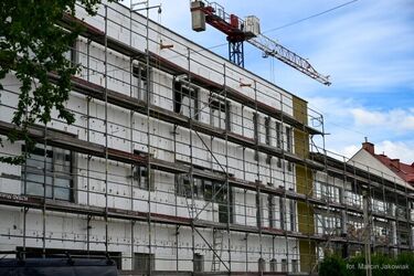 Pracownie, sala gimnastyczna, nawet taras z roślinami. Dzieci będą miały wspaniałe warunki