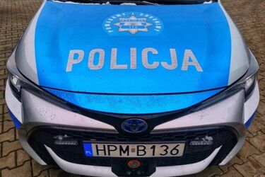 Przewoził w przestrzeni ładunkowej swoją rodzinę. Nie widział w tym problemu