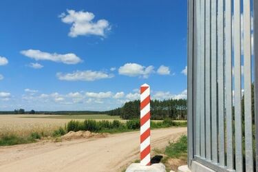 Aż 125 cudzoziemców próbowało przedostać się przez weekend do Polski