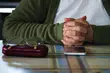 Oszuści wyłudzili od seniorki 70 tys. zł. Działali metodą 