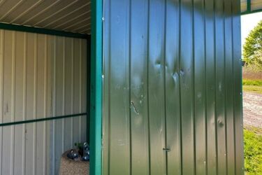 28-latek zniszczył wiatę przystankową. Grozi mu do 5 lat