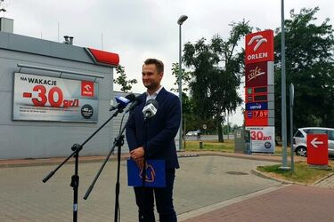 Poseł Truskolaski chce, by wakacyjna promocja Orlenu została wprowadzona na stałe