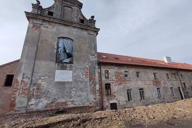 Te dzieci straciły rodziców podczas wojny. Mieszkają w klasztorze i potrzebują wsparcia
