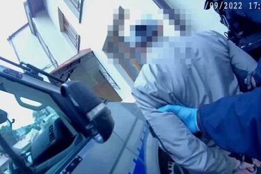 Chcieli namówić staruszkę na kredyt. Wpadli na gorącym uczynku