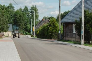 Dwie drogi w regionie po remoncie. Mieszkańcy pożegnali "żwirówkę"