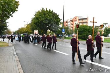 Zamknięte ulice i zmiany tras BKM. Ulicami miasta przejdzie procesja