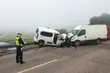 Bus zderzył się z osobówką. Udzielana jest pomoc medyczna