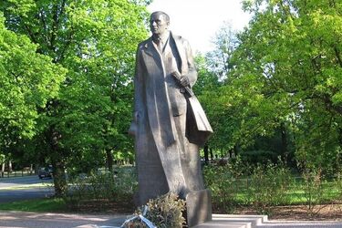 Białostoccy radni zgodzili się na lokalizację pomnika Romana Dmowskiego