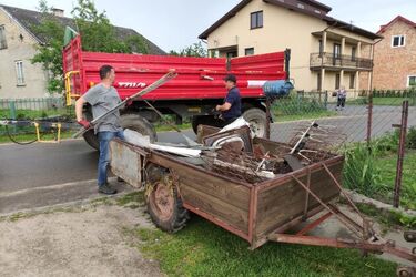Zbierają złom na Dom Miłosierdzia