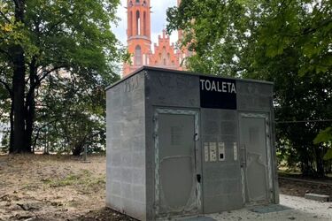 W Parku Planty stanął szalet miejski. Za 400 tys. zł