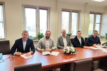 Do budowy basenu w Łapach coraz bliżej. Podpisano już umowę z wykonawcą