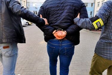 33-latek włamał się do domu po kluczyki - później ukradł 6 samochodów