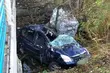 Uderzyła w drzewo, po czym samochód wpadł do rzeki. Dwie 18-latki ranne