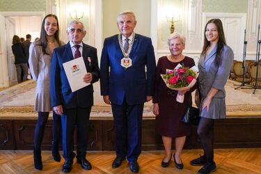Jak dostać medal za długoletnie pożycie małżeńskie?
