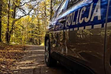 84-latek wybrał się z córkami na grzyby. Rozdzielili się i zabłądzili