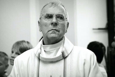 Nie żyje ks. prałat Józef Wyzner. Był budowniczym kościoła pw. Świętego Krzyża w Łapach