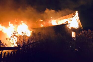 24 strażaków walczyło z pożarem domu w Choroszczy