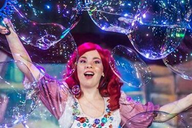 Niesamowite widowisko dla całych rodzin. Teatr Baniek Mydlanych w Białymstoku [KONKURS]