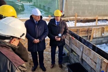 Przy V LO powstaje hala sportowa za niemal 11 mln zł. Wmurowano w nią akt erekcyjny