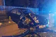 Uderzył w słup i ogrodzenie. Pijany 16-latek stracił panowanie nad autem
