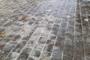 Zapowiada się śliska noc. IMGW ostrzega przed oblodzeniem