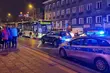Weszła na czerwonym świetle tuż pod jadący autobus