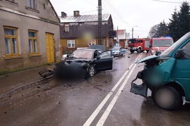 Pijany kierowca wjechał w audi. Było w nim 3-miesięczne dziecko