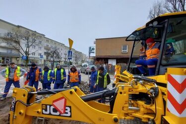 Brak wody w centrum miasta. Mała zapadlina, duży kłopot [ZDJĘCIA]