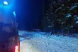 Auto uderzyło w drzewo. Kierowca jest w szpitalu