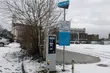 Koniec z darmowym parkingiem w centrum. Przy ul. Fabrycznej stanęły parkometry