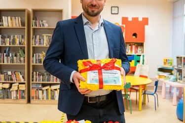 Wasilków również wita nowo narodzone dzieci. Burmistrz wręczył maluszkom prezenty