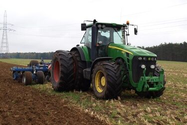 Chciał kupić ciągnik. Po wpłaceniu zaliczki kontakt się urwał
