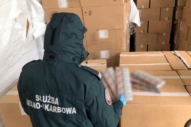 Miały być płyty wiórowe, są białoruskie papierosy [WIDEO]