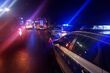Czołowe zderzenie dwóch pojazdów. Droga jest zablokowana