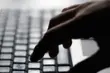 Chcieli kupić telefon i łódź. Trafili na oszustów