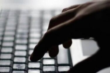 Chcieli kupić telefon i łódź. Trafili na oszustów