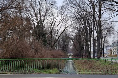 Początek tygodnia z przelotnymi opadami