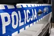 Rozpędzony 80-latek stracił panowanie nad autem i dachował