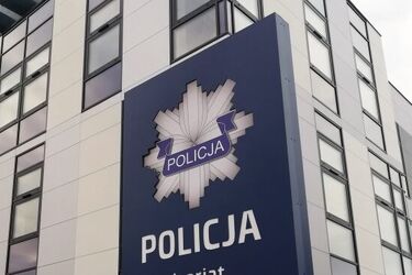 Naczelnik z podlaskiej policji klepnął pracownicę w pośladki. Jest reakcja komendanta