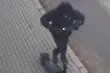 Szedł z małym dzieckiem na rękach. Potrąciła ich hulajnoga